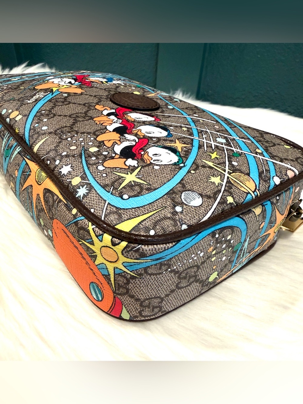 Gucci X Disney Donald Duck Belt Bag - Picture 7 of 15